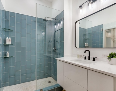 507 Sabine St - Photo Thumbnail 14