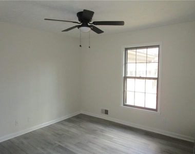 3730 Newport Drive - Photo Thumbnail 36