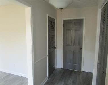 3730 Newport Drive - Photo Thumbnail 23