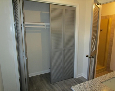 3730 Newport Drive - Photo Thumbnail 34