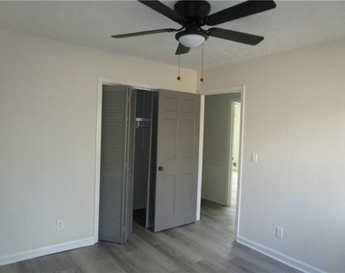 3730 Newport Drive - Photo Thumbnail 42