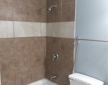 6900 Roswell Road - Photo Thumbnail 10