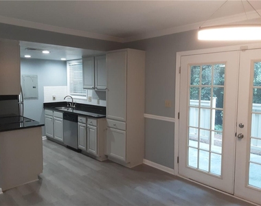 6900 Roswell Road - Photo Thumbnail 1