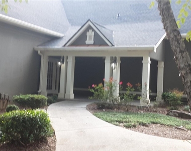 6900 Roswell Road - Photo Thumbnail 20