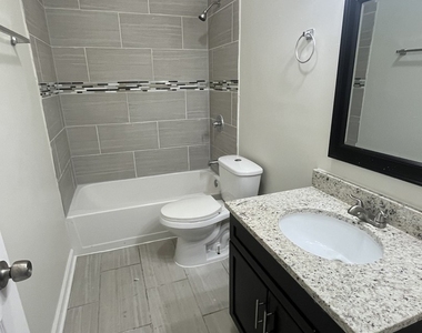 8253 S Brandon Avenue - Photo Thumbnail 4