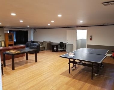 908 Greenbrier Road - Photo Thumbnail 4