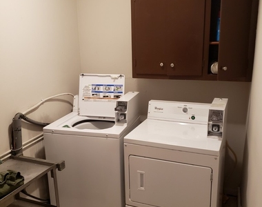 908 Greenbrier Road - Photo Thumbnail 6