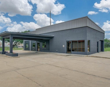 401 E Main Street - Photo Thumbnail 3