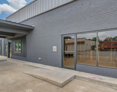 401 E Main Street - Photo Thumbnail 1