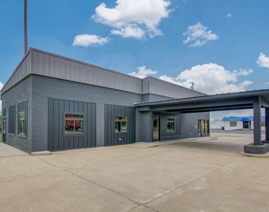 401 E Main Street - Photo Thumbnail 4