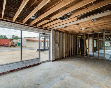 401 E Main Street - Photo Thumbnail 10