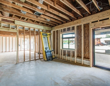 401 E Main Street - Photo Thumbnail 7