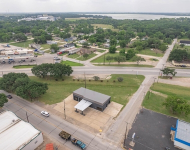 401 E Main Street - Photo Thumbnail 20