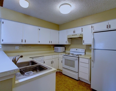 12220 Coppertree Lane - Photo Thumbnail 4