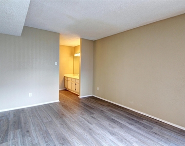 12220 Coppertree Lane - Photo Thumbnail 6