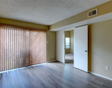 12220 Coppertree Lane - Photo Thumbnail 7