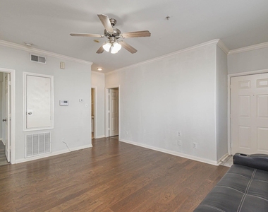 6289 Wilcrest Drive - Photo Thumbnail 3