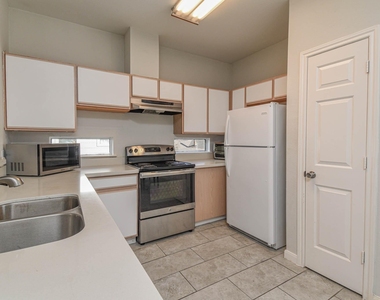 6289 Wilcrest Drive - Photo Thumbnail 5