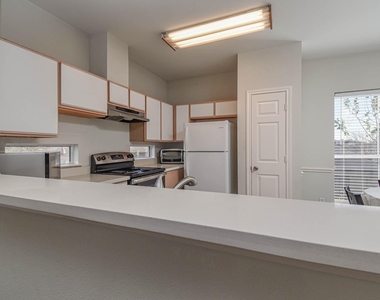 6289 Wilcrest Drive - Photo Thumbnail 7
