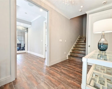 433 5th Street S - Photo Thumbnail 2