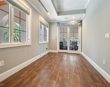 433 5th Street S - Photo Thumbnail 6