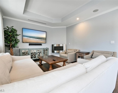433 5th Street S - Photo Thumbnail 12
