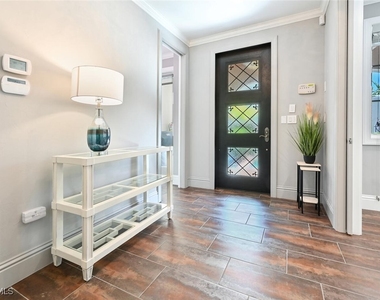 433 5th Street S - Photo Thumbnail 1