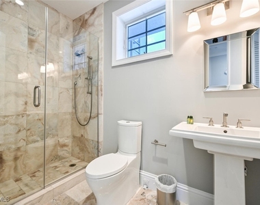 433 5th Street S - Photo Thumbnail 8