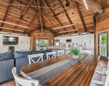 7147 La Lenaire Drive - Photo Thumbnail 5