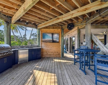 7147 La Lenaire Drive - Photo Thumbnail 9