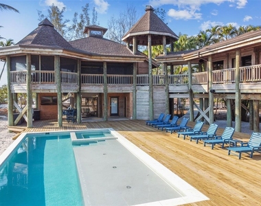 7147 La Lenaire Drive - Photo Thumbnail 2
