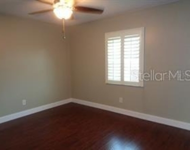 9105 Tudor Drive - Photo Thumbnail 2