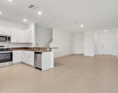11331 E 65th Terrace - Photo Thumbnail 9