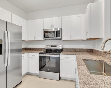 11331 E 65th Terrace - Photo Thumbnail 7