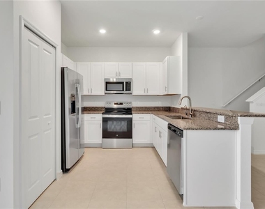11331 E 65th Terrace - Photo Thumbnail 5