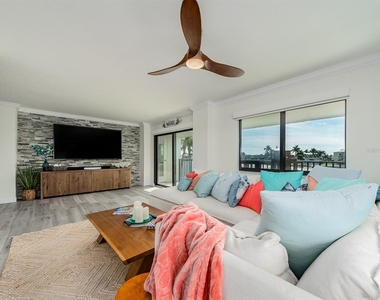 240 Sand Key Estates Drive - Photo Thumbnail 4