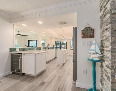 240 Sand Key Estates Drive - Photo Thumbnail 11