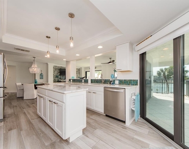 240 Sand Key Estates Drive - Photo Thumbnail 12