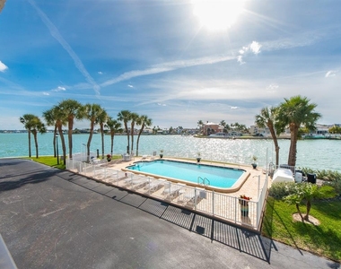 240 Sand Key Estates Drive - Photo Thumbnail 10