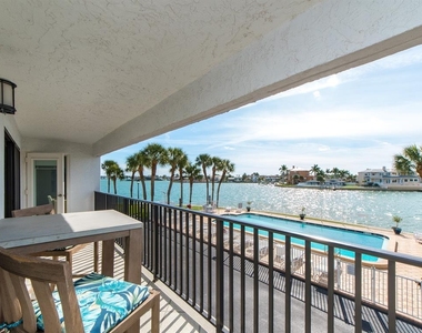 240 Sand Key Estates Drive - Photo Thumbnail 8