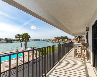 240 Sand Key Estates Drive - Photo Thumbnail 6