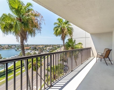 1660 Gulf Boulevard - Photo Thumbnail 33
