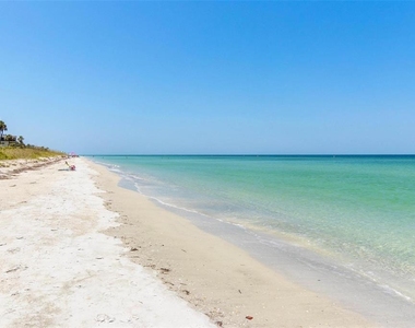 1660 Gulf Boulevard - Photo Thumbnail 2