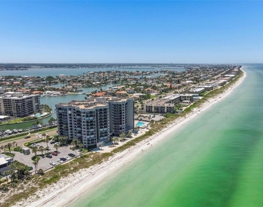 1660 Gulf Boulevard - Photo Thumbnail 50