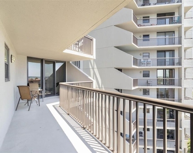 1660 Gulf Boulevard - Photo Thumbnail 32