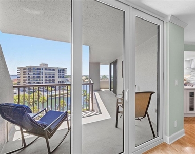 1660 Gulf Boulevard - Photo Thumbnail 8