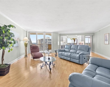 1660 Gulf Boulevard - Photo Thumbnail 5