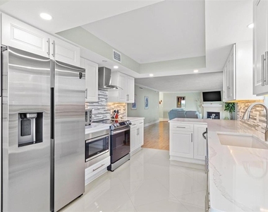 1660 Gulf Boulevard - Photo Thumbnail 11