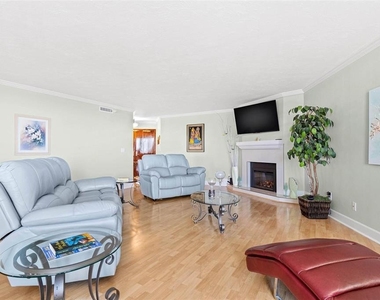 1660 Gulf Boulevard - Photo Thumbnail 6