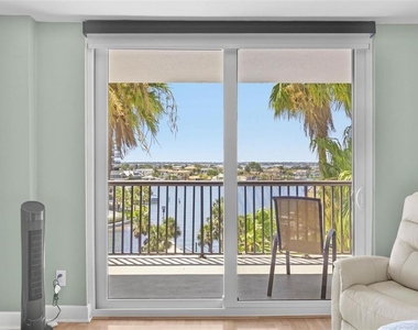 1660 Gulf Boulevard - Photo Thumbnail 18